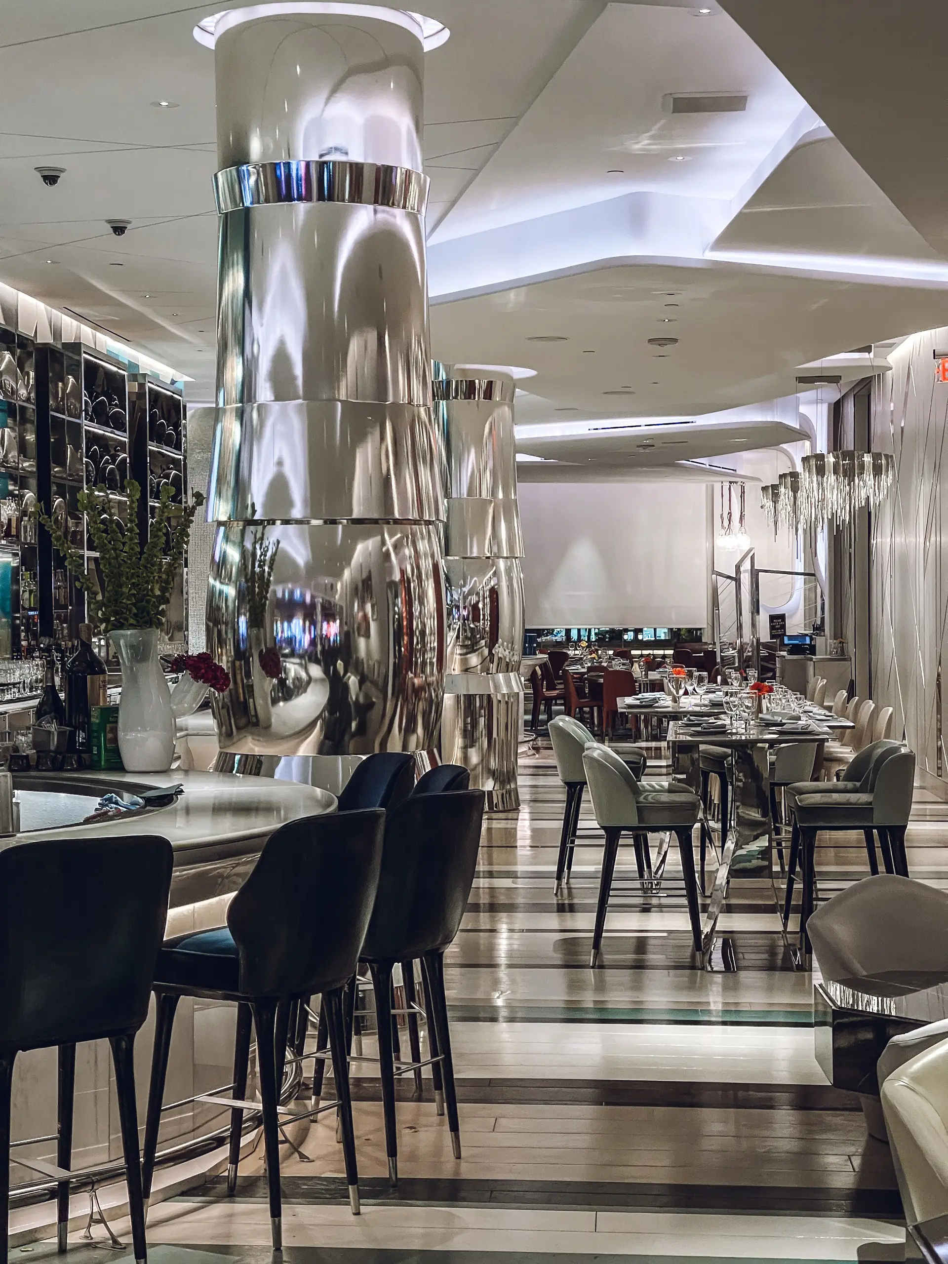 Vale Lounge bar