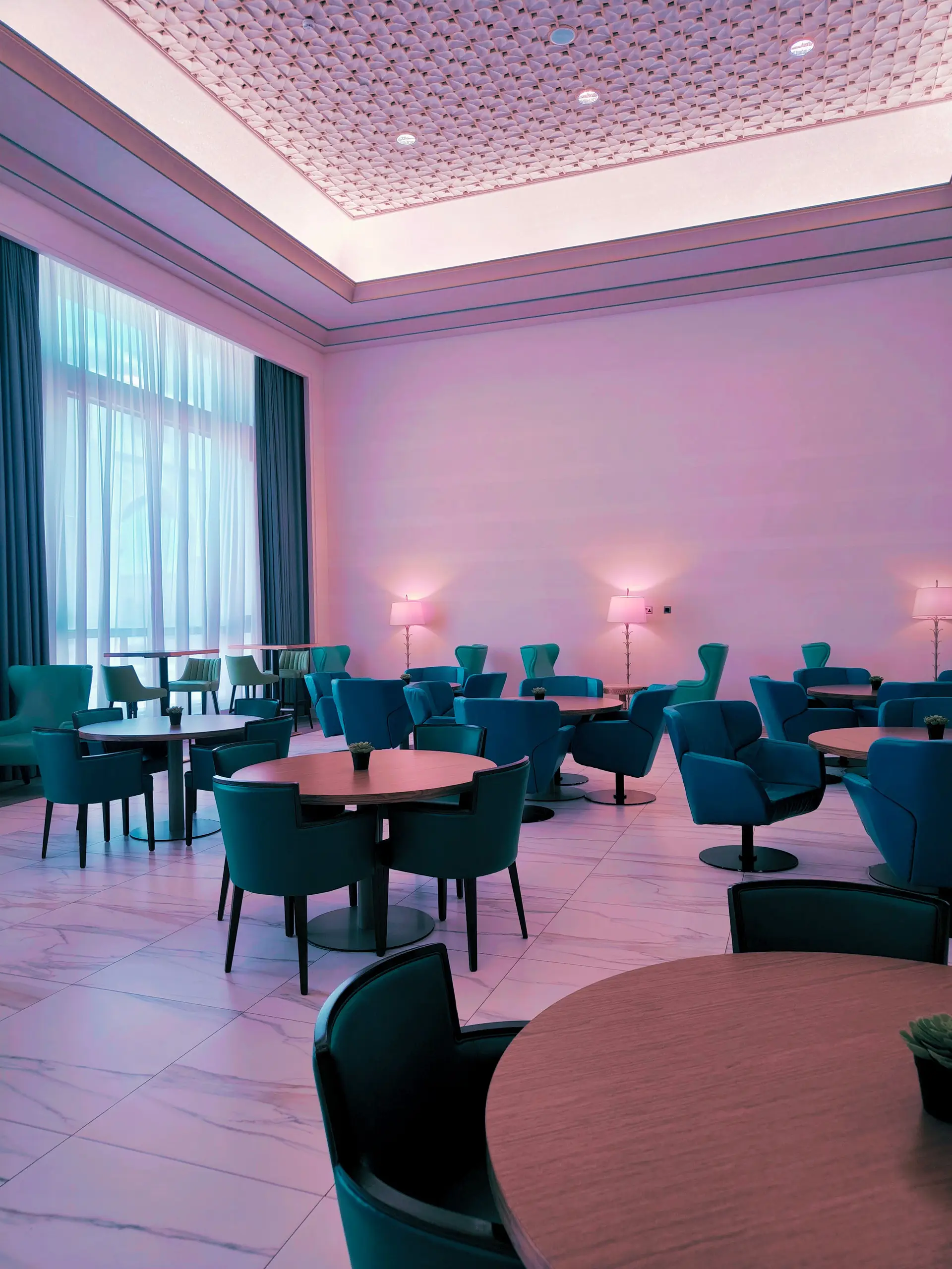 Sunlit Restaurant interiér